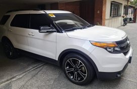Pearl White Ford Explorer 2015 for sale in Makati 