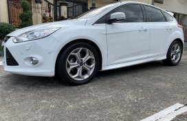 Pearl White Ford Focus 2013 for sale in Caloocan