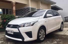 Selling White Toyota Yaris 2015 in Valenzuela