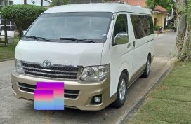 Pearl White Toyota Hiace Super Grandia 2014 for sale in Pateros 