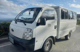 Selling Pearl White Kia K2700 2010 in Imus