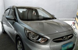 Selling Silver Hyundai Accent 2013 in San Juan