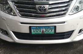 Pearl White Toyota Alphard 2013 for sale in Automatic