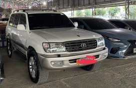 Pearl White Toyota Land Cruiser 2000 for sale in Automatic