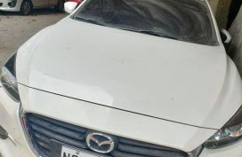 Selling Pearl White Mazda 3 2018 in Quezon City