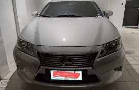 Selling Silver Lexus ES 2013 in San Pedro