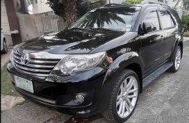 Sell Black 2010 Toyota Fortuner in Quezon City