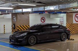 Silver Porsche Panamera 2012 for sale in Makati 