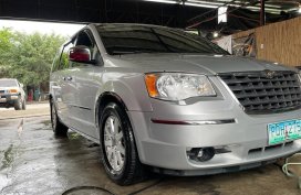 Selling Silver Chrysler Town And Country 2011 in General Santos