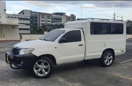 Selling White Toyota Hilux 2015 in Pateros