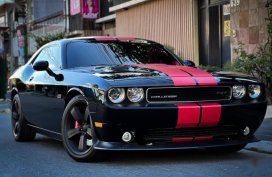Selling Black Dodge Challenger 2013 in Taytay