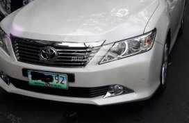 White 2014 Toyota Camry  2.5 V  for sale