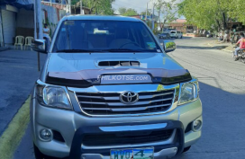 Toyota Hilux G 4x2 MT - Diesel