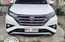 Selling White Toyota Rush 2020 in Las Piñas