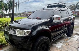 Selling Black Mitsubishi Montero 2010 in Bago