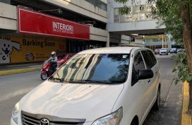 White Toyota Innova 2015 for sale in Kalibo