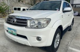 Selling White Toyota Fortuner 2011 in Manila