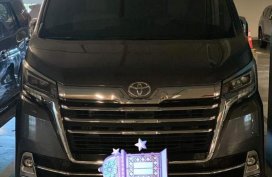 Selling Silver Toyota Grandia 2020 in Parañaque