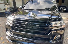 Selling Black Toyota Land Cruiser 2017 in Marikina