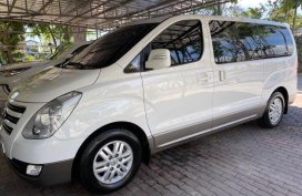 Selling Pearl White Hyundai Starex 2018 in Rosario