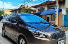 Selling Silver Kia Carens 2014 in Manila