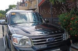 Selling Black Ford Everest 2014 in Quezon 