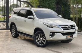 White Toyota Fortuner 2017 for sale in Quezon 