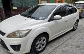 Selling Pearl White Ford Focus 2012 in Santa Rosa