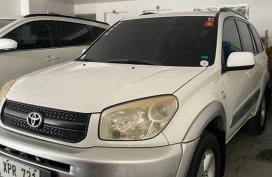 Pearl White Toyota RAV4 2004 for sale in Paranaque 