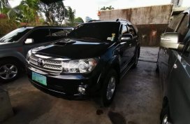 Black Toyota Fortuner 2010 for sale in Caloocan 