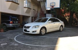 Selling White Toyota Camry 2007 in Legazpi