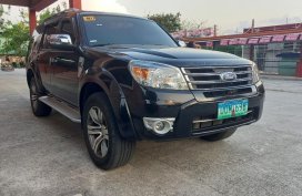 Black Ford Everest 2012 for sale in Manual