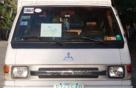 Selling White Mitsubishi L300 2010 in Parañaque