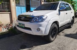 White Toyota Fortuner 2008 for sale in Manila