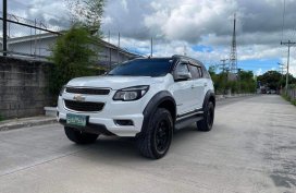 Sell White 2013 Chevrolet Trailblazer in Naga