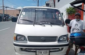 2000 Toyota Hiace  GL Grandia M/T for sale by Verified seller