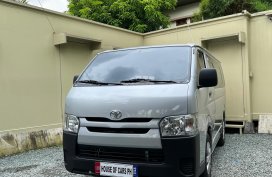 2021 Toyota Hiace Commuter 3.0L 12T Kms