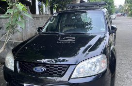 FORD ESCAPE 2012 XLT Top of the Line. Very Good condition