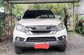 RUSH sale! Pearlwhite 2017 Isuzu mu-X SUV price