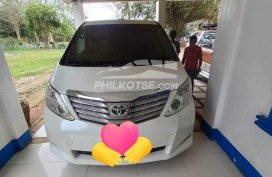 Selling White 2012 Toyota Alphard  second hand