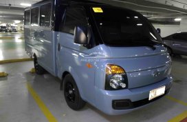 Hyundai H100 2.5 CRDI GL 6MT PE Shuttle Body – DUAL AC (top of the line variant)