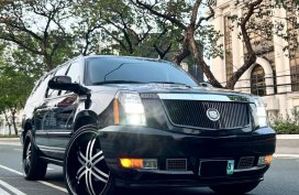 2011 Cadillac Escalade ESV Long wheel base Sunroof P2,398,000