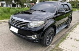 Sell second hand 2015 Toyota Fortuner  2.4 G Diesel 4x2 MT