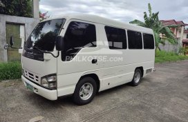 Isuzu I-van (bubbletop) 