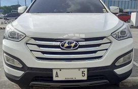 2014 White Hyundai Santa Fe SUV 2.2 CRDi Diesel Automatic (in good condition)