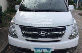 Selling used 2010 Hyundai Grand Starex Van 