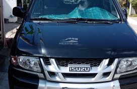 isuzu crosswind XT MT 2016 ( first owner) 