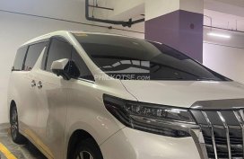White 2019 Toyota Alphard Van for sale, only 28km