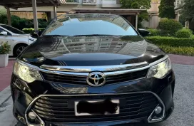 2018 Toyota Camry Black 2.5 V well maintained 