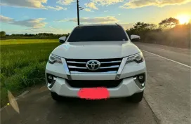 2019 Toyota Fortuner V 4x2 pearl white diesel automatic